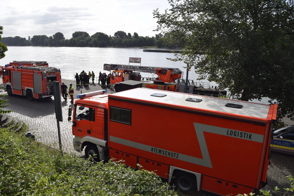 Schiff 1 Koeln in Hoehe der Koelner Zoobruecke P206.JPG - Miklos Laubert